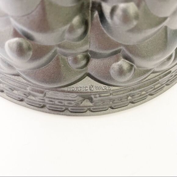Nordic Ware Christmas Tree Bundt Cake Mold - Picture 4 of 4